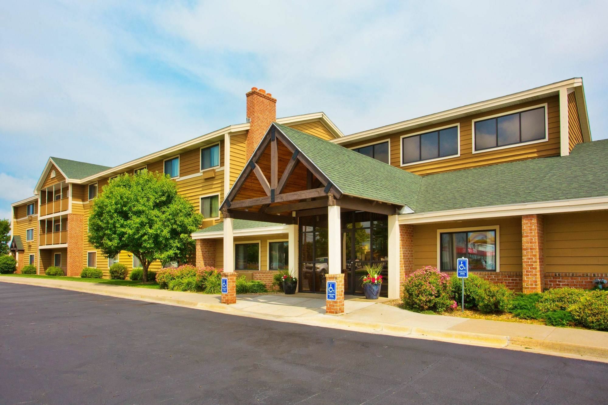Americinn By Wyndham Kearney Exterior photo
